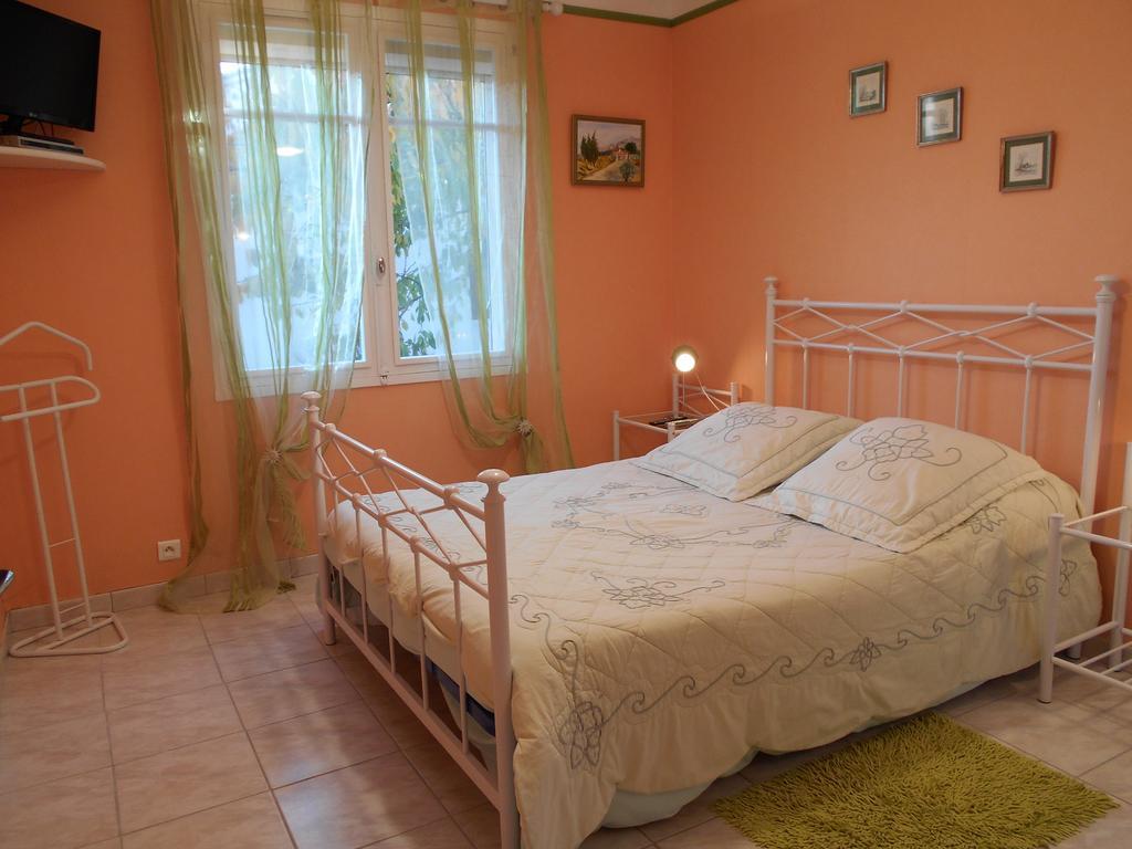 Les Tilleuls B&B Orange  Habitación foto